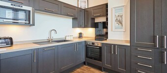 Host & Stay | Seaview Retreat