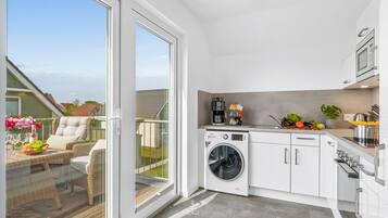 Kühlschrank, Mikrowelle, Ofen, Geschirrspüler