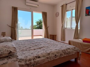 3 habitaciones, tabla de planchar con plancha y wifi gratis 