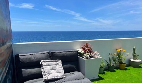 Ocean Side Harbour Paradise Apartment