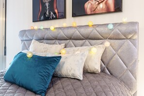 1 habitación, tabla de planchar con plancha, wifi gratis y ropa de cama 