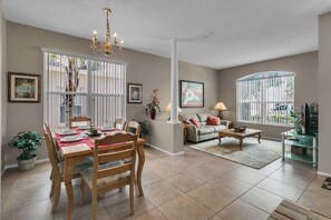 House, Multiple Beds, Pool Access, Pool View (Goofy's Golf Retreat) | Living area | 40-inch flat-screen TV with digital channels - Goofy's Golf Retreat (Davenport)