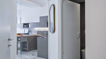 Studio | Eigene Küche | Großer Kühlschrank, Ofen, Herdplatte, Espressomaschine