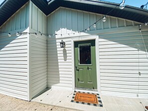 Exterior detail - Downtown Casita- Charming one bedroom, close to Downtown Cody (Cody)
