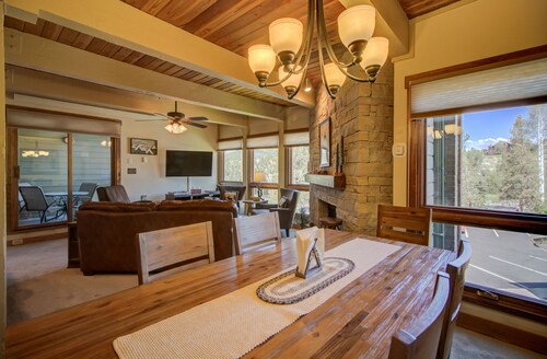 2BR Condo | Walk to Gondola | Pool, Hot Tubs and Fireplace!