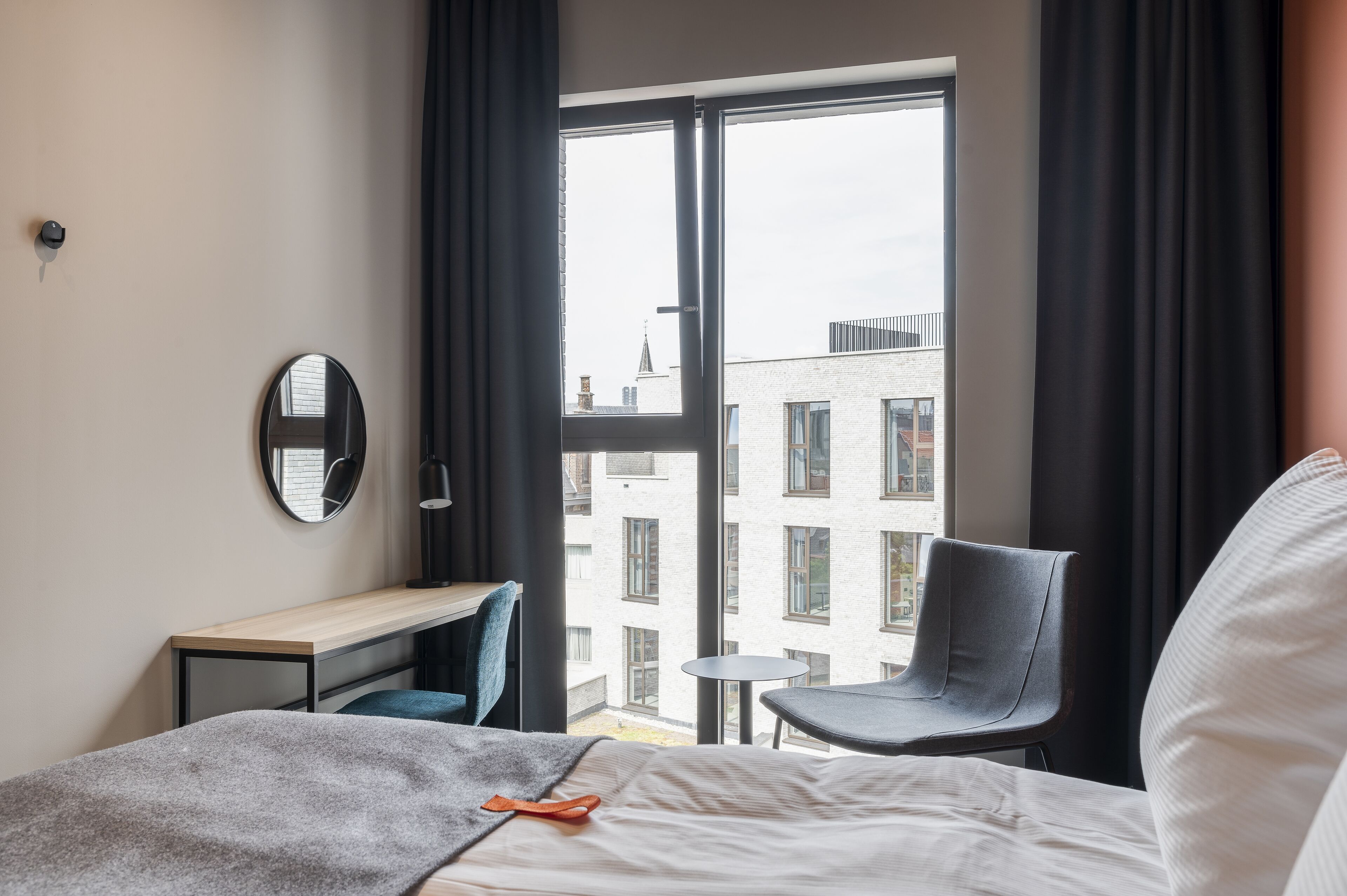 double room (small) | 1 bedroom, desk, free wifi, bed sheets