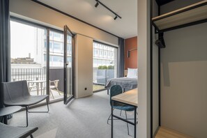 Chambre Double, balcon | Bureau, Wi-Fi gratuit, draps fournis