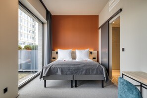 Habitación doble, balcón | Escritorio, wifi gratis, ropa de cama