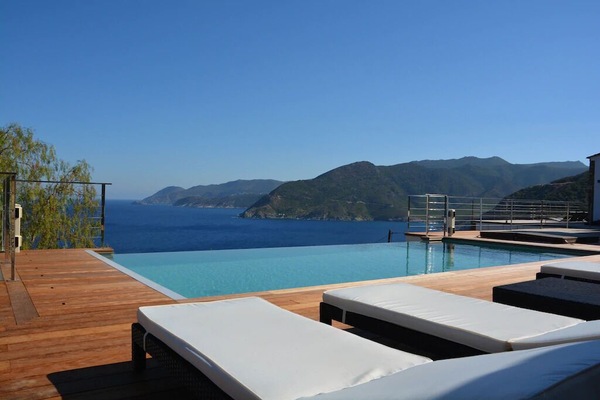 07dadbec-a44f-411c-8f4c-5c817723fa6a