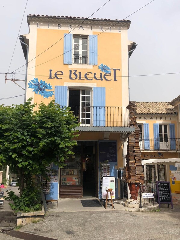 Exterior - The Gavottes (Revest-des-Brousses)