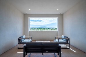 Interior - Arcadia 55 | Pool Table * PRIVATE Hot Tub * BBQ (Santa Clara)
