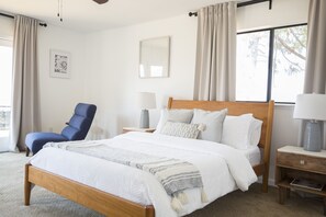 3 Schlafzimmer, Schreibtisch, Bügeleisen/Bügelbrett, Reisekinderbett