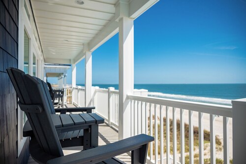 Carolina Dreamin': Oceanfront w/Private Pool, Hot Tub, Elevator!