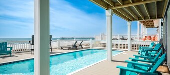 Carolina Dreamin': Oceanfront w/Private Pool, Hot Tub, Elevator!