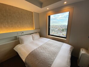 Deluxe Double Room, Non Smoking | Down duvets, in-room safe, desk, free WiFi - APA Hotel Keikyukamata Ekimae (Tokyo)
