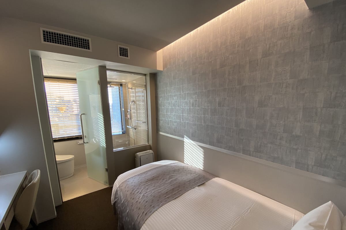 Standard Single Room, Non Smoking | Gebar bulu kapas, peti besi dalam bilik, meja, Wi-fi percuma