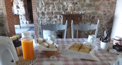 Suite familiale sur 2 niveaux dans un hameau paisaible. Idéale pour les familles