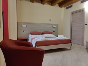 1 bedroom, iron/ironing board, travel cot, free WiFi