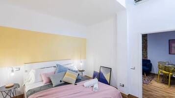 2 bedrooms, laptop workspace, blackout drapes, soundproofing