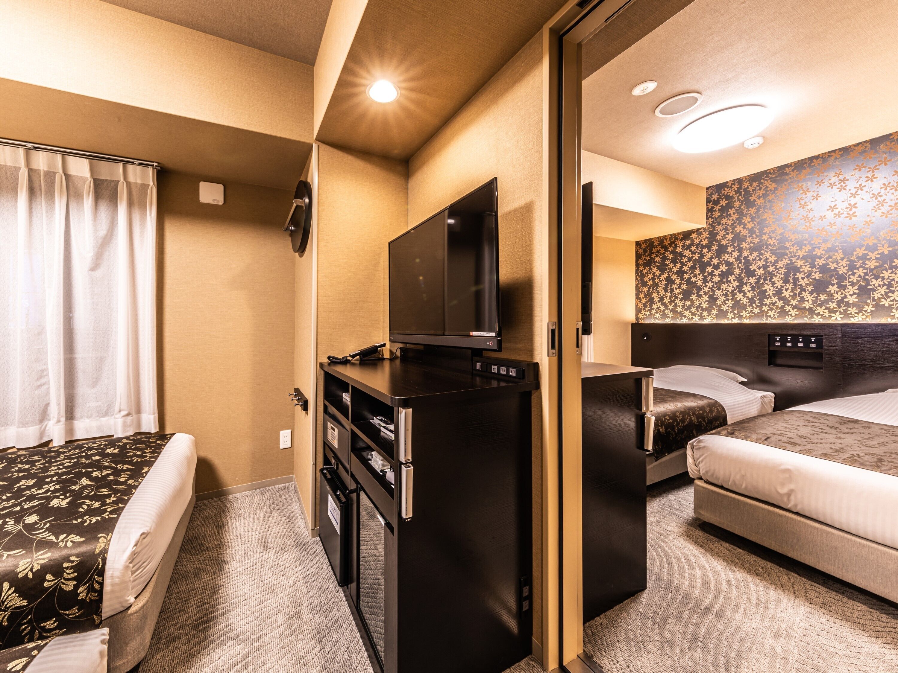 connecting rooms, non smoking | 1 bedroom, iron/ironing board, free wifi, bed sheets