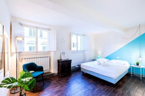 3 habitaciones, tabla de planchar con plancha, wifi y ropa de cama 