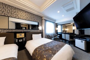 Twin Room, Non Smoking | Premium bedding, down comforters, desk, blackout drapes