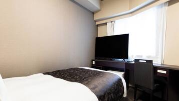 Down comforters, desk, blackout drapes, free WiFi