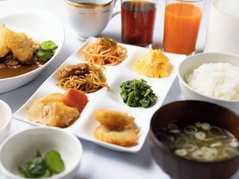 Free daily buffet breakfast