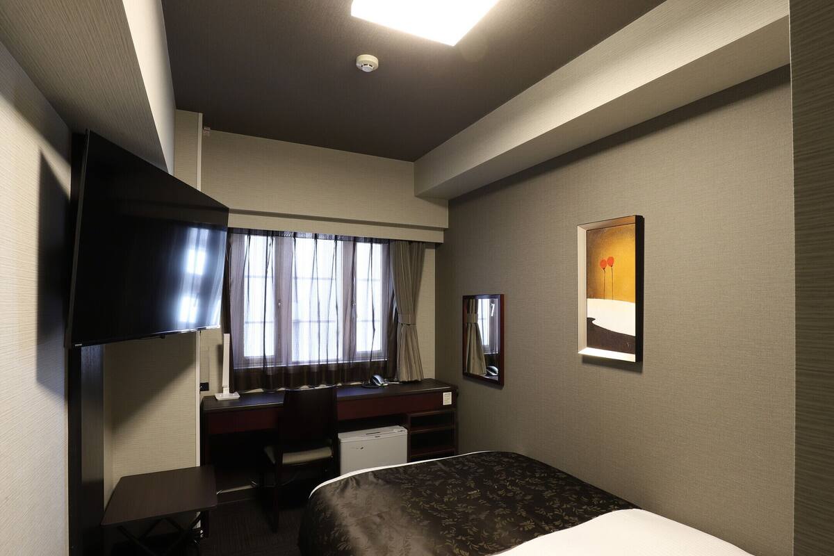 Edredons de pluma, escrivaninha, cortinas blackout, Wi-Fi de cortesia