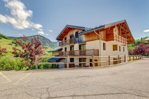 Exterior - Le Chevreuil - 3 chambres, terrasse, piscine (Flumet)