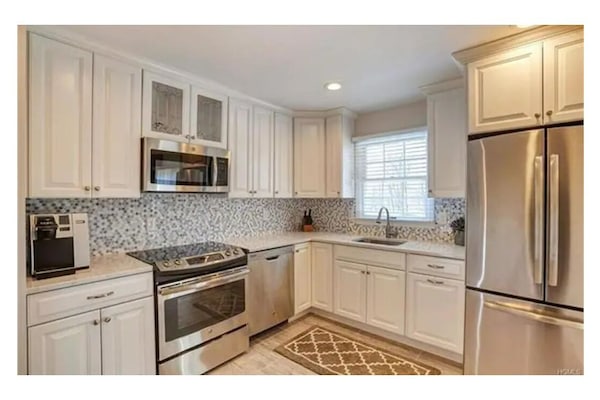 Frigorífic, microones, forn i placa de cuina