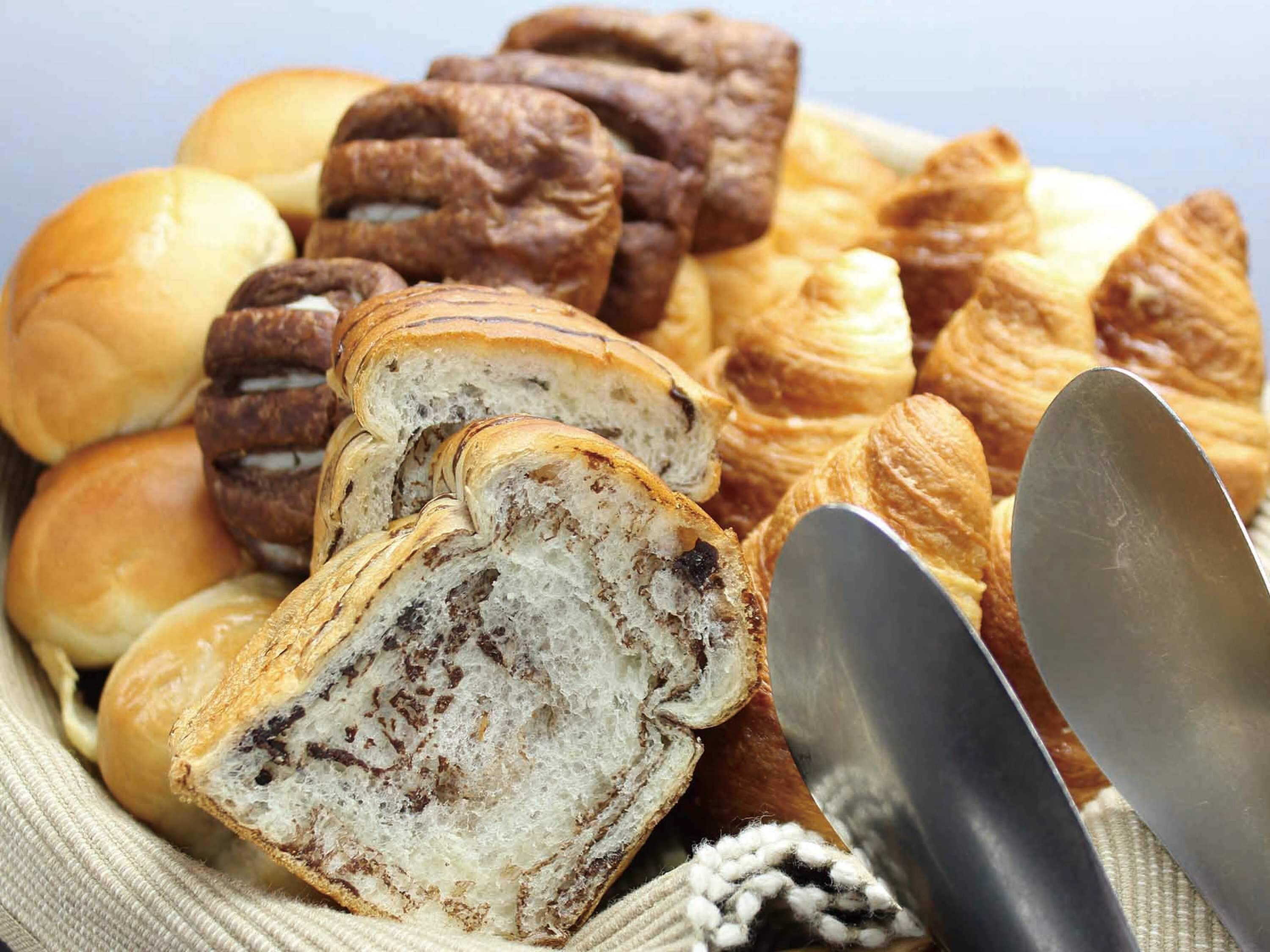 daily buffet breakfast (jpy 1600 per person)