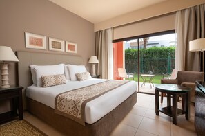 Minibar, coffres-forts dans les chambres, ameublement personnalisé