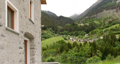 Villa Tola - Rosso - One Bedroom Apartment, Sleeps 4