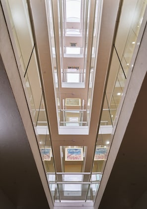 Computer monitors - Nora Hotel & Co living (Guadalajara)