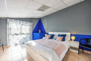 5 bedrooms, iron/ironing board, travel cot, free WiFi
