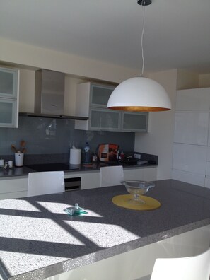 Private kitchen - Magnifique F3 en Plein Cœur de Saint Jean de Luz (Saint Jean de Luz)