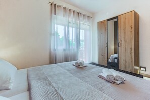 Apartment, Multiple Beds