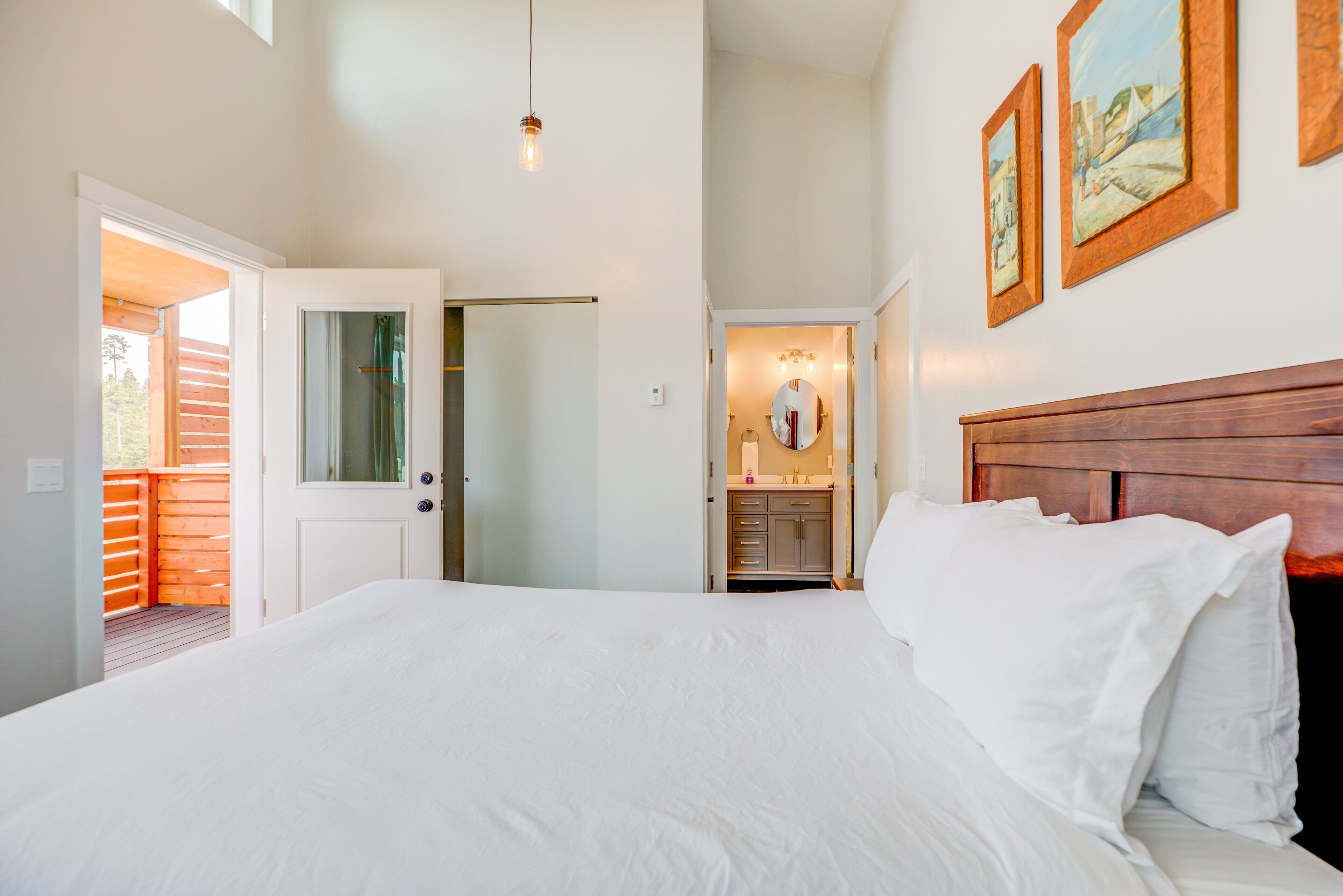 3 bedrooms, iron/ironing board, travel crib, WiFi