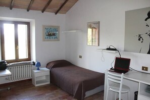 3 bedrooms, iron/ironing board, travel cot, WiFi
