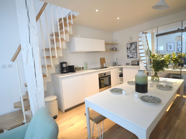 Fridge, microwave, oven, stovetop - Sweet Jardin des plantes (Paris)