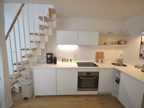 Fridge, microwave, oven, stovetop - Sweet Jardin des plantes (Paris)