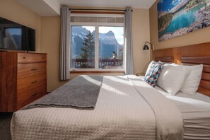 2 bedrooms, desk, iron/ironing board, free WiFi - Enjoy Some of the Best Mountain Views In Canmore, Falcon Crest Lodge (Canmore)