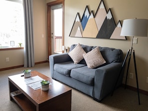 Smart TV, fireplace - Enjoy Some of the Best Mountain Views In Canmore, Falcon Crest Lodge (Canmore)