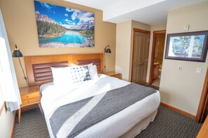 2 bedrooms, desk, iron/ironing board, free WiFi - Enjoy Some of the Best Mountain Views In Canmore, Falcon Crest Lodge (Canmore)