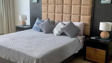 1 bedroom, in-room safe, desk, iron/ironing board