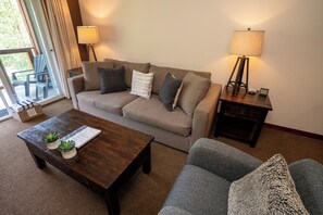 Smart TV, fireplace, DVD player