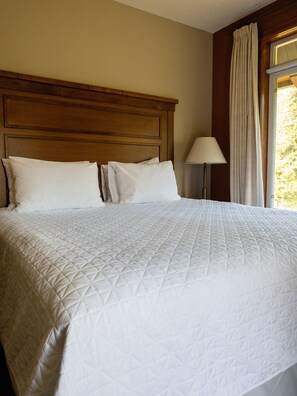 2 bedrooms, iron/ironing board, free WiFi, bed sheets - Enjoy a Cozy Condo and Lots of Fun with Family Friendly Pool and Hot Tubs  (Canmore)