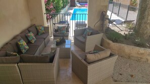 Terrace/patio - Farmhouse in the heart of the village (Eyragues)