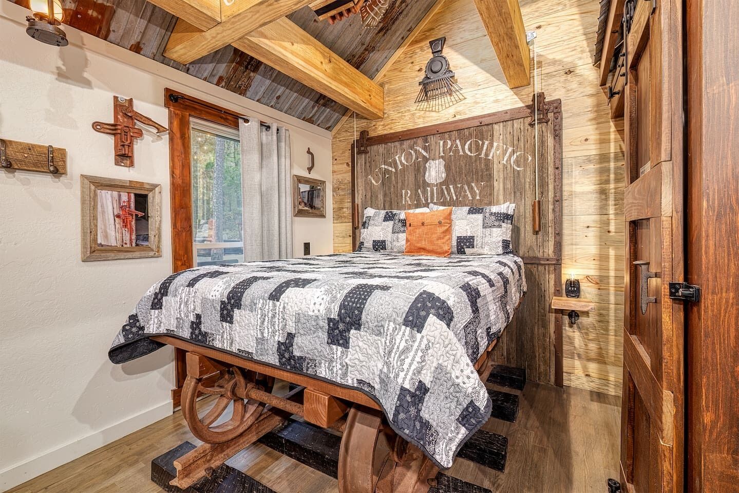 1 soverom, strykejern/-brett, wi-fi (inkludert) og sengetøy